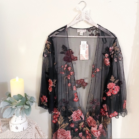 Band of Gypsies Sunset Sheer Embroidered Kimono In Black/ Rose - Picture 5 of 16